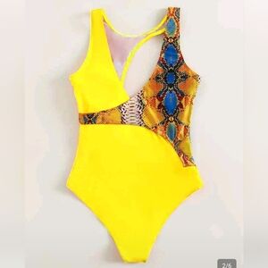 SHEIN Yellow One-Piece Swimsuit with Multicolor Snake Print Accent